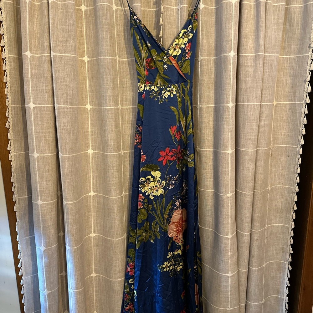 Spaghetti strap Floral Blue Maxi Dress with slide slit NWT